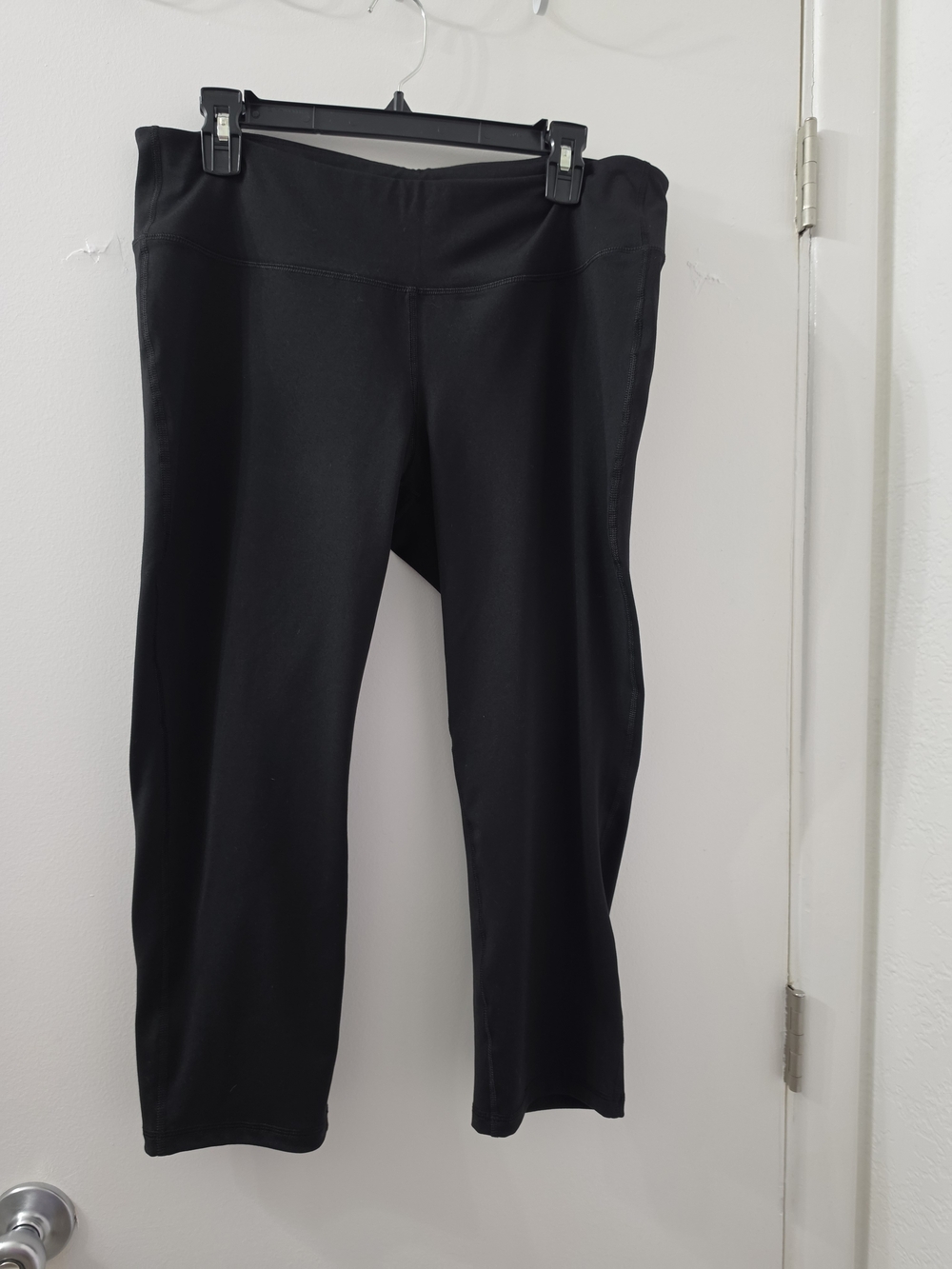 Old Navy Black Cropped Leggings